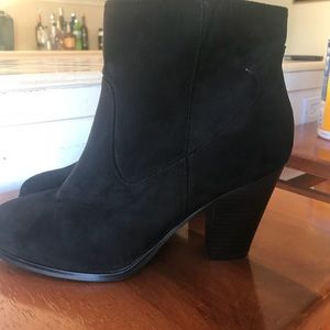 Brand new boots never used. Size 8 black